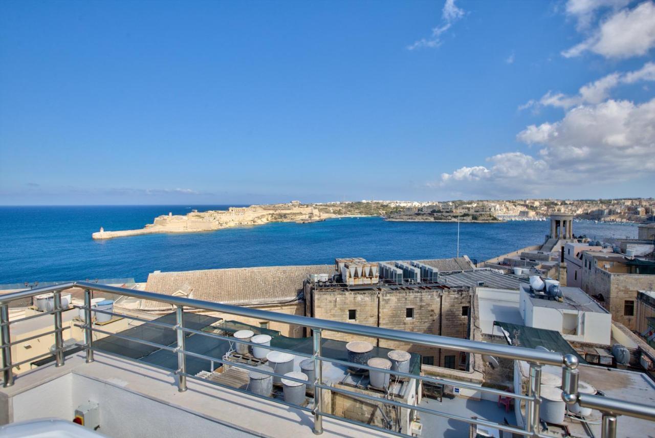 Valletta Luxury 4-Bedroom Duplex With Stunning Sea Views Private Terrace And Jacuzzi Valeta Exterior foto