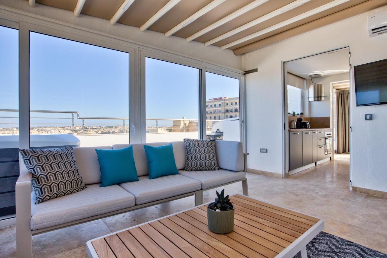 Valletta Luxury 4-Bedroom Duplex With Stunning Sea Views Private Terrace And Jacuzzi Valeta Exterior foto